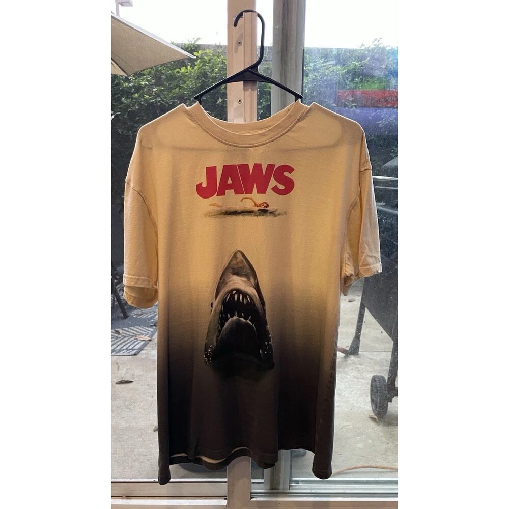 Pre Owned Reason X JAWS Universal Studios Short Sleeve T-Shirt Men's Size Large